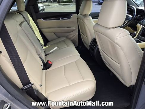 Used 2018 Cadillac XT5 FWD image 16