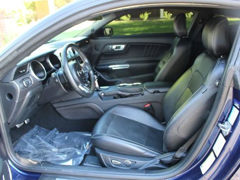 Used 2019 Ford Mustang GT Premium w/ GT Performance Package RWD image 8