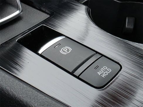 Used 2024 Nissan Rogue SV image 24