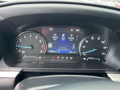 Used 2021 Ford Explorer XLT w/ Equipment Group 202A AWD/4WD image 9