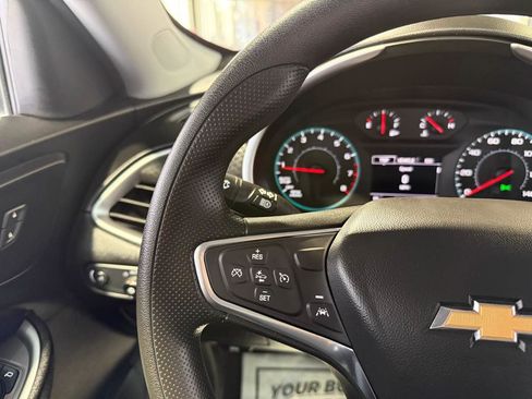 Used 2025 Chevrolet Malibu LT FWD image 19