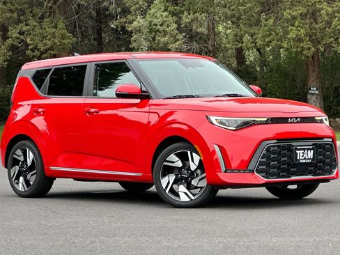 Certified 2023 Kia Soul GT-Line w/ GT-Line Technology Package FWD image 2