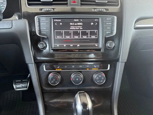 Used 2017 Volkswagen GTI Sport FWD image 21