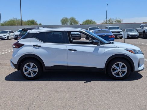 Used 2023 Nissan Kicks S FWD image 6