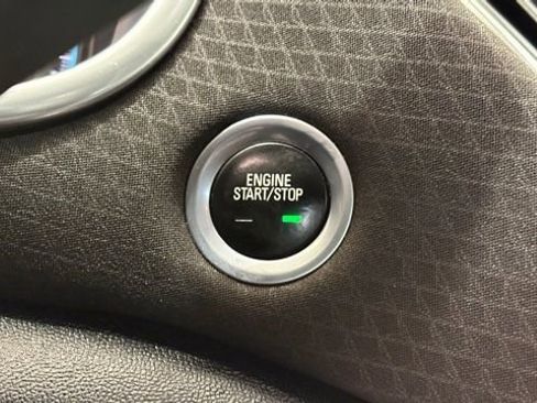 Used 2021 Chevrolet Malibu LT image 41