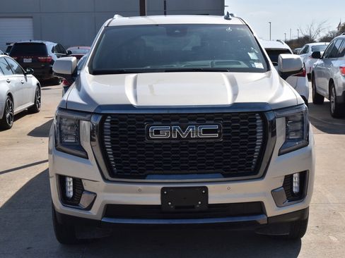 Used 2024 GMC Yukon XL Denali Ultimate image 3