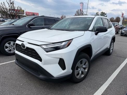 Used 2024 Toyota RAV4 LE image 2