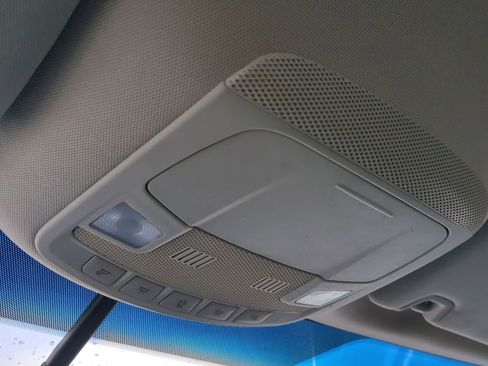 Used 2018 Ford Edge Titanium image 33