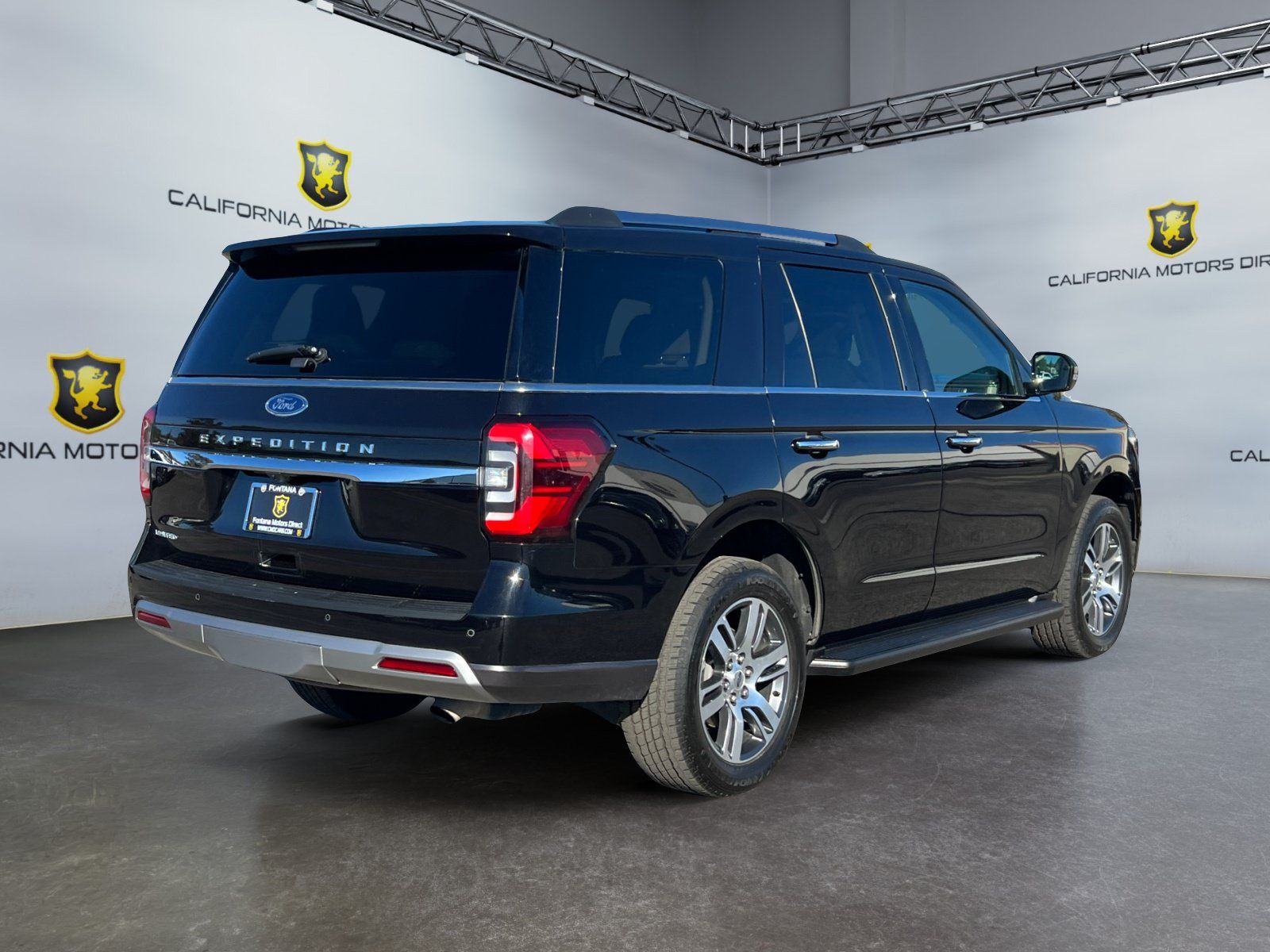 Used 2024 Ford Expedition Limited AWD/4WD image 5