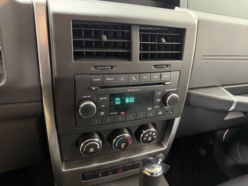 Used 2010 Jeep Liberty Sport w/ Skid Plate Group AWD/4WD image 29