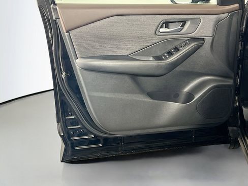 Used 2022 Nissan Rogue SV image 17