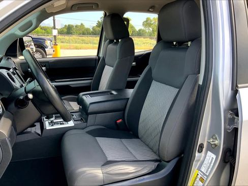 Used 2016 Toyota Tundra SR5 w/ SR5 Upgrade Package image 8