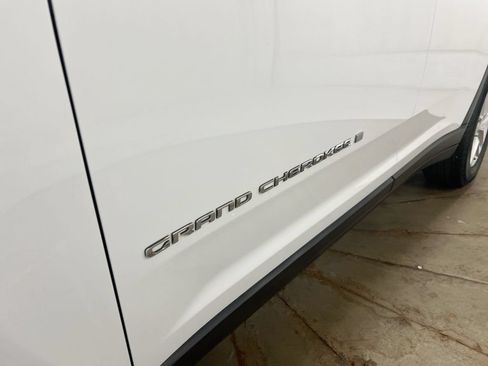 Used 2022 Jeep Grand Cherokee L Laredo w/ Luxury Tech Group I AWD/4WD image 26