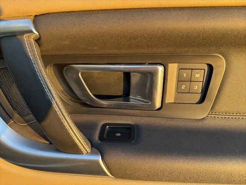 Used 2018 Land Rover Discovery Sport HSE image 39