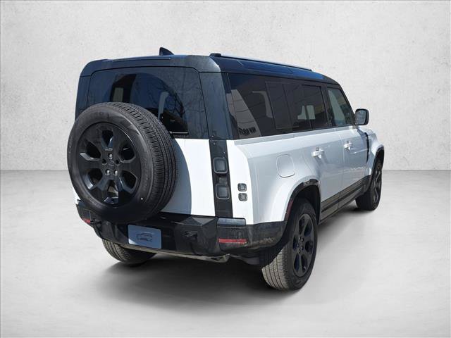 Used 2026 Land Rover Defender 110 X-Dynamic SE AWD/4WD image 5