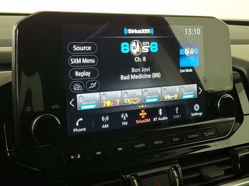 Used 2024 Nissan Pathfinder SL AWD/4WD image 18