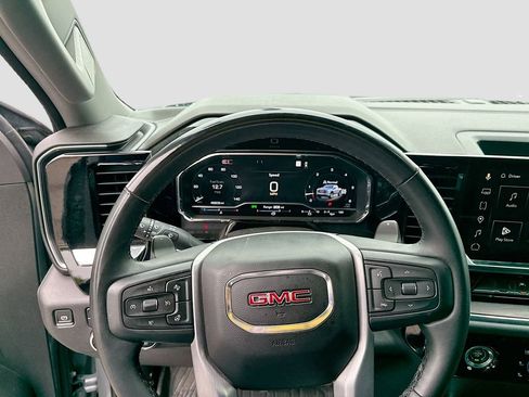 Used 2024 GMC Sierra 1500 SLT image 13