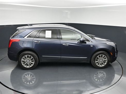 Used 2018 Cadillac XT5 Luxury w/ Driver Awareness Package AWD/4WD image 22