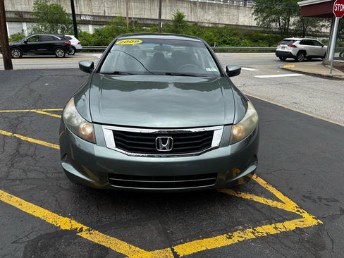 Used 2009 Honda Accord EX image 2