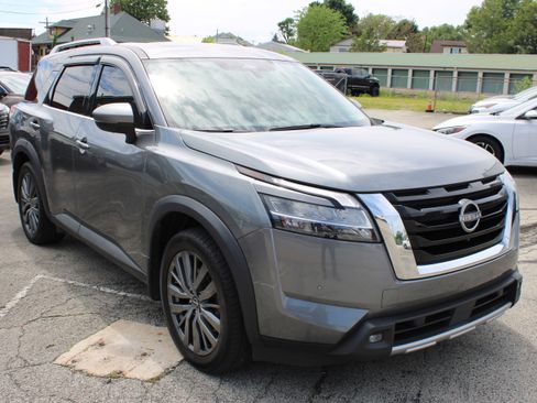 Used 2022 Nissan Pathfinder SL w/ SL Premium Package AWD/4WD image 12
