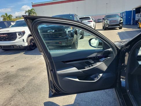 Used 2024 BMW 530i RWD image 31
