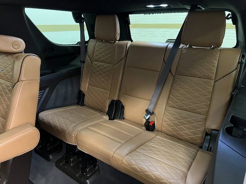 Used 2022 Cadillac Escalade Sport w/ LPO, ONYX Package AWD/4WD image 18