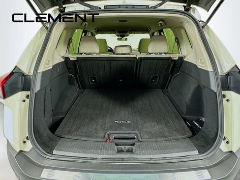 Used 2023 Nissan Rogue SV FWD image 11