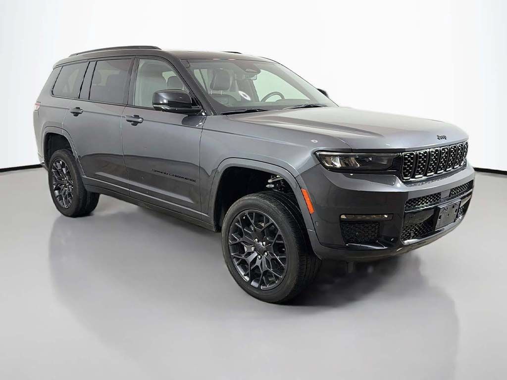 Used 2023 Jeep Grand Cherokee L Summit AWD/4WD image 2