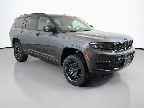 Used 2023 Jeep Grand Cherokee L Summit AWD/4WD image 2