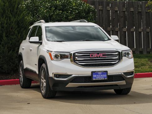 Used 2019 GMC Acadia SLT AWD/4WD image 2