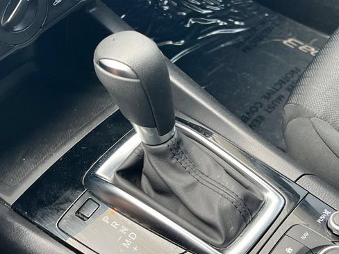 Used 2016 MAZDA MAZDA3 i Sport FWD image 20