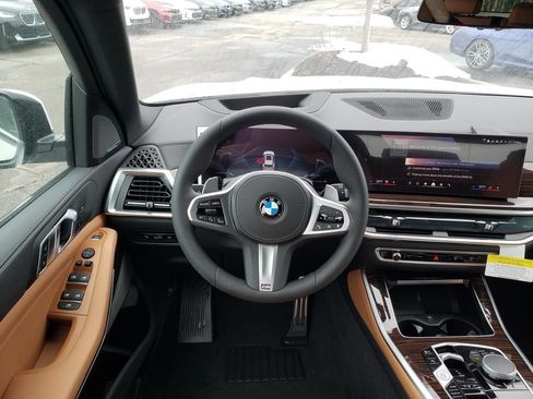 New 2026 BMW X5 xDrive40i w/ M Sport Package AWD/4WD image 9