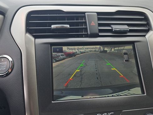 Used 2020 Ford Fusion SE image 23