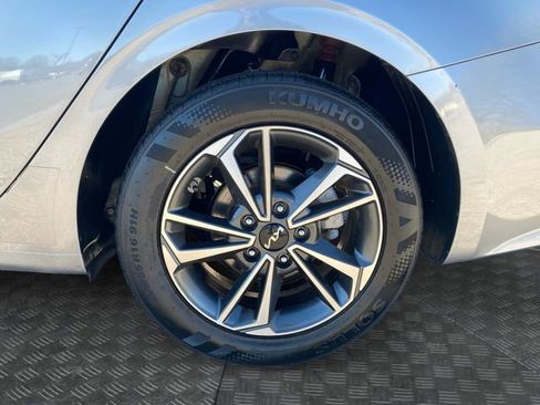 Used 2024 Kia Forte LXS image 32