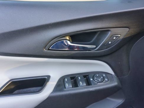 Used 2020 Chevrolet Equinox LT FWD image 4