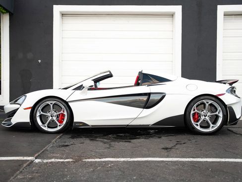 Used 2020 McLaren 600LT Spider RWD image 9