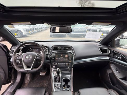 Used 2019 Nissan Maxima SR w/ Premium Package image 7