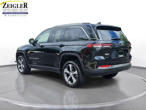 Used 2023 Jeep Grand Cherokee Limited AWD/4WD image 7