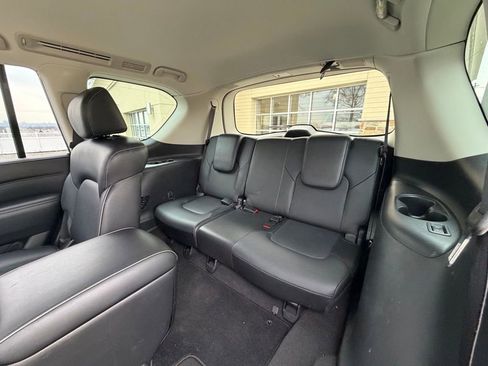 Used 2018 INFINITI QX80 Signature Edition w/ All Season Package image 21