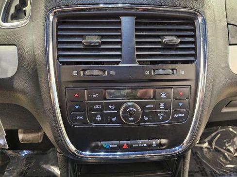 Used 2017 Dodge Grand Caravan GT image 19