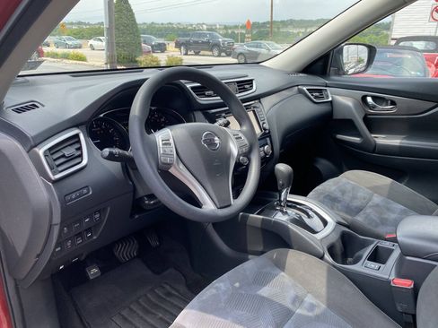 Used 2016 Nissan Rogue SV w/ SV Premium Package AWD/4WD image 11