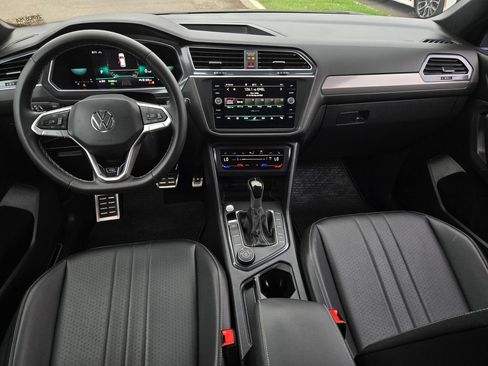 Used 2023 Volkswagen Tiguan SE R-Line AWD/4WD image 14