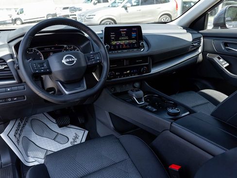 Used 2026 Nissan Rogue SV AWD/4WD image 16