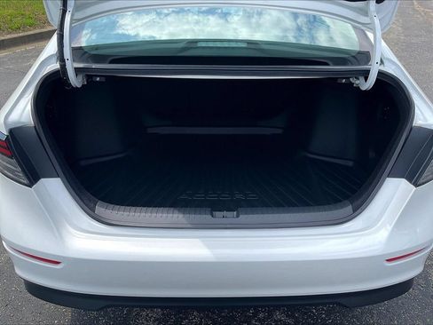 Used 2024 Honda Accord EX image 13
