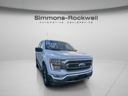 Used 2022 Ford F150 XLT w/ XTR Package AWD/4WD image 5