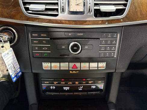 Used 2016 Mercedes-Benz E 350 4MATIC Sedan image 30