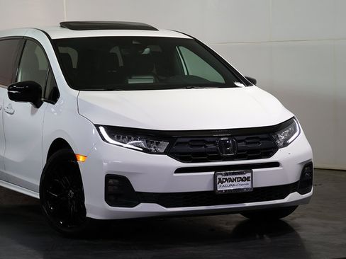 Used 2025 Honda Odyssey Sport-L image 6
