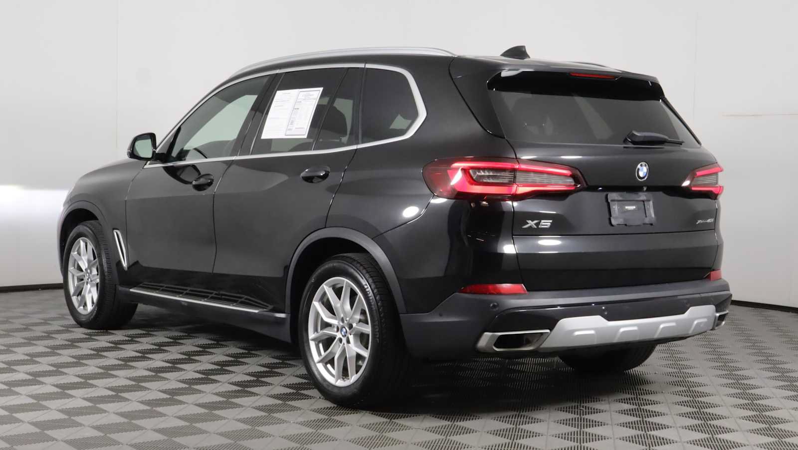 Used 2020 BMW X5 xDrive40i w/ Premium Package AWD/4WD image 4