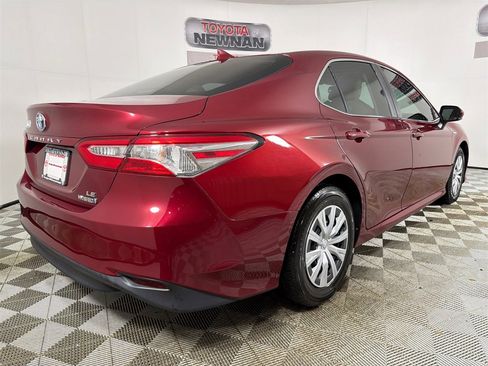 Used 2019 Toyota Camry LE image 4
