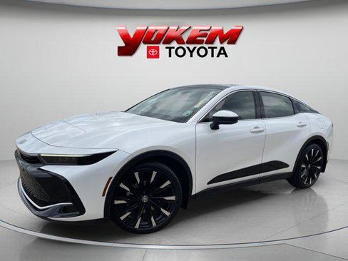 Certified 2023 Toyota Crown Platinum AWD/4WD image 1